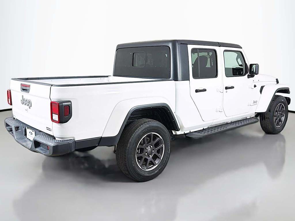 Used 2023 White Jeep Overland image 9