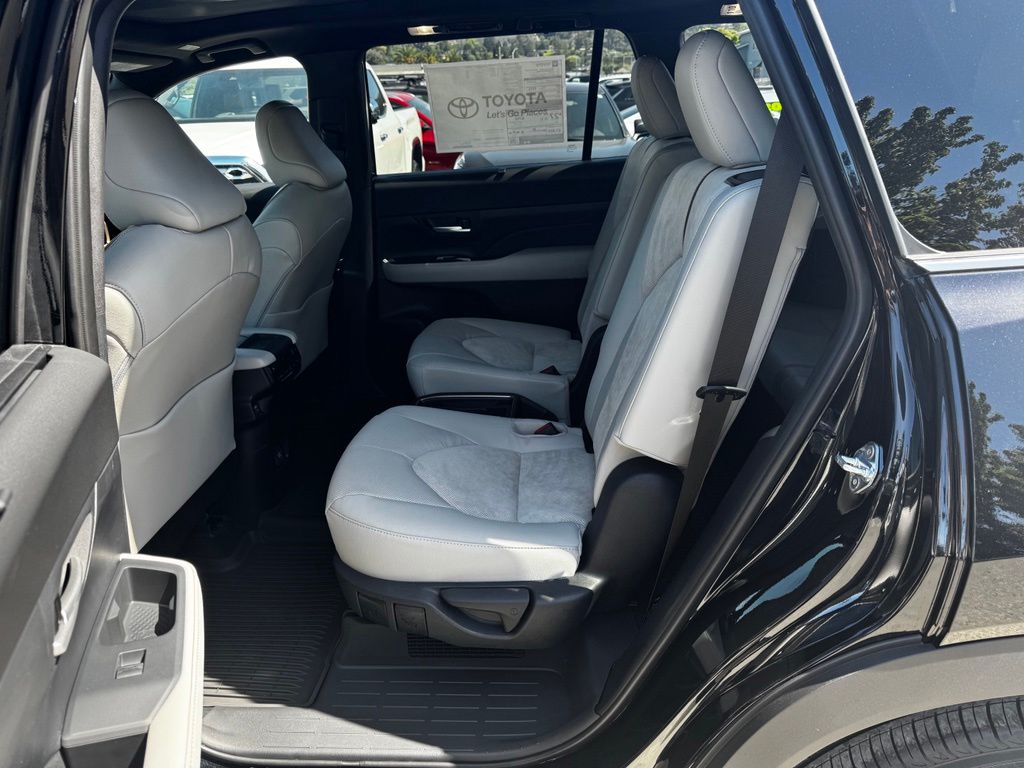 New 2026 Toyota Grand Highlander Hybrid SUV