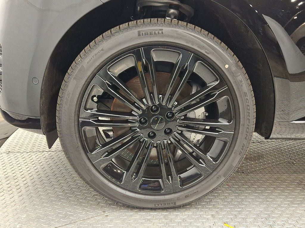 Thumbnail: 2026 Land Rover Range Rover - 5