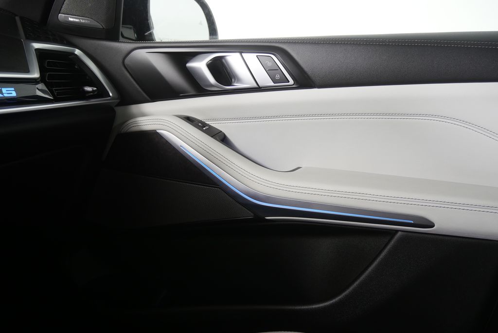 Thumbnail: 2025 BMW X5 - 26