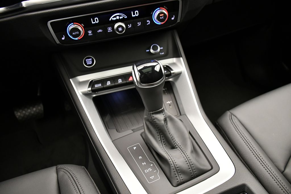 Thumbnail: 2025 Audi Q3 - 31