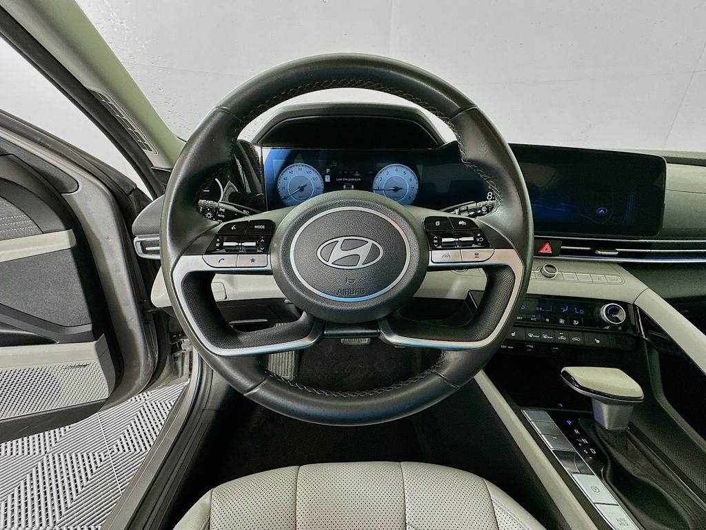 Thumbnail: 2024 Hyundai Elantra - 11