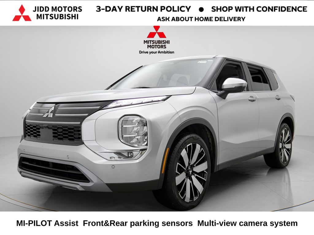 Silver 2025 Mitsubishi Outlander SE FWD SUV / Crossover Front-Wheel Drive Continuously Variable Transmission