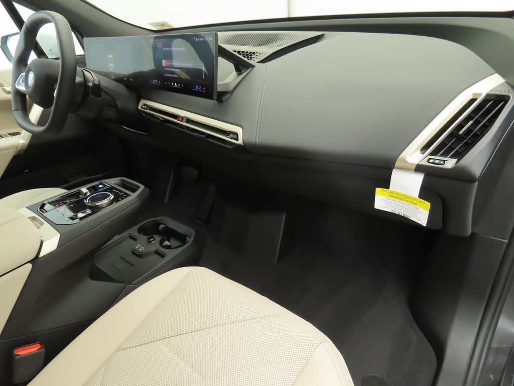 2025 BMW iX xDrive50 17