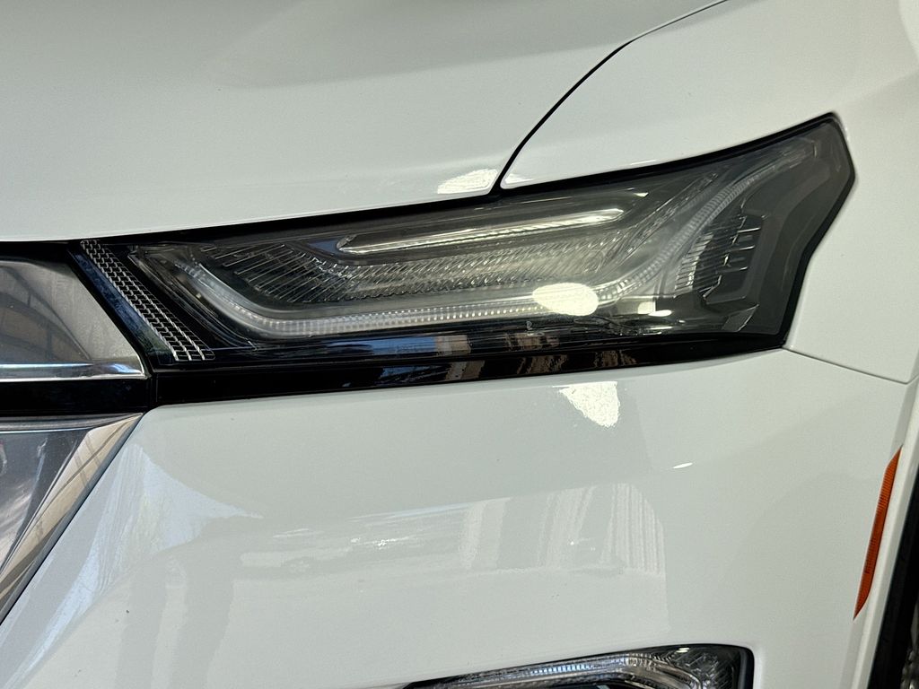 Used Car 2022 Chevrolet Traverse  Premier For Sale Under $35,000 In Austin, Texas