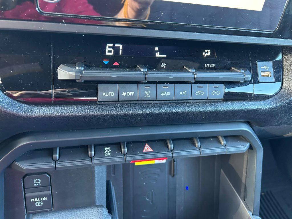 Thumbnail: 2025 Toyota Tundra - 25