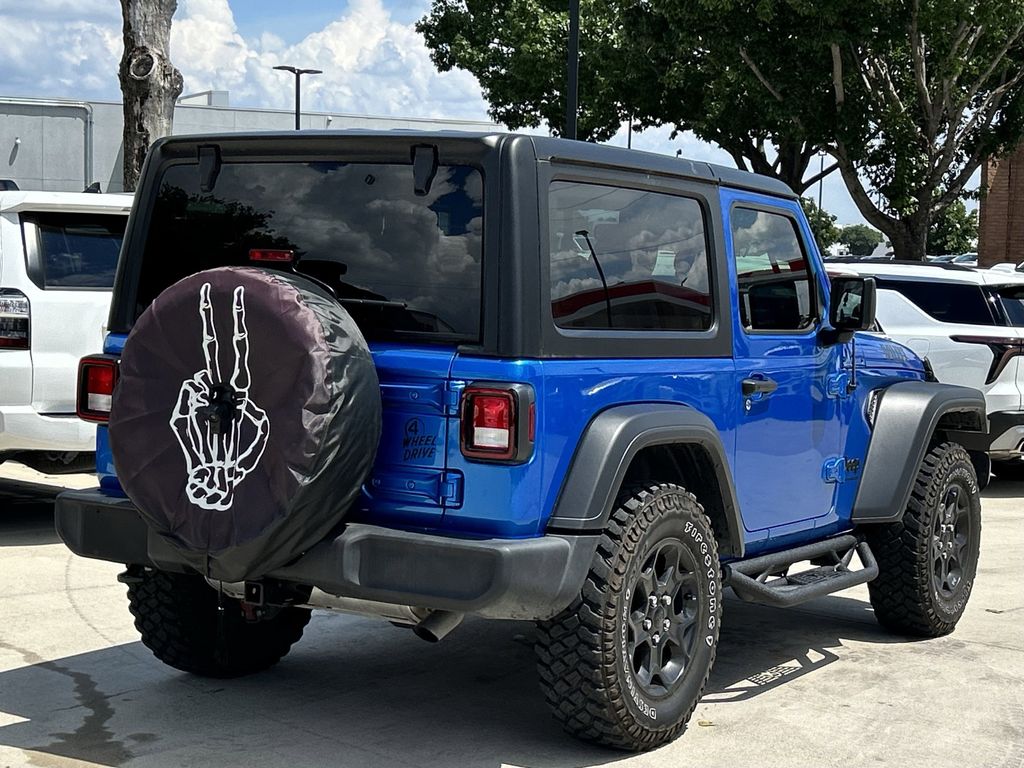 View vehicle photo 4