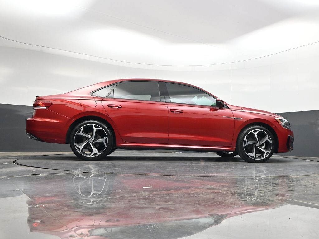 Used 2021  Volkswagen 2.0T R-Line image 39