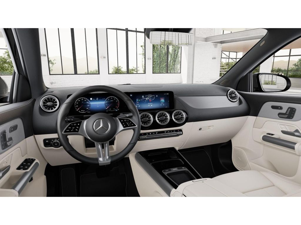 2026 Mercedes Benz GLA 250 4MATIC photo 3