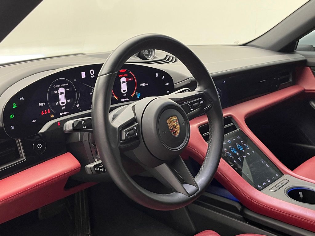 Thumbnail: 2022 Porsche Taycan - 4