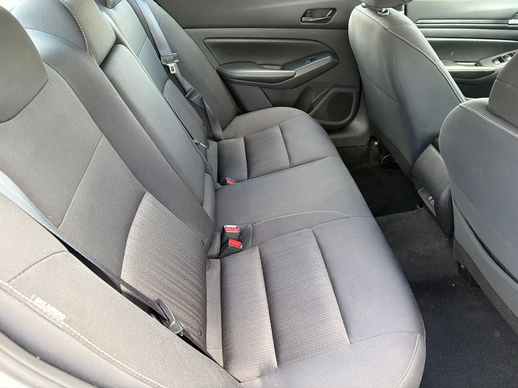Used 2025 White Nissan 2.5 SV image 15