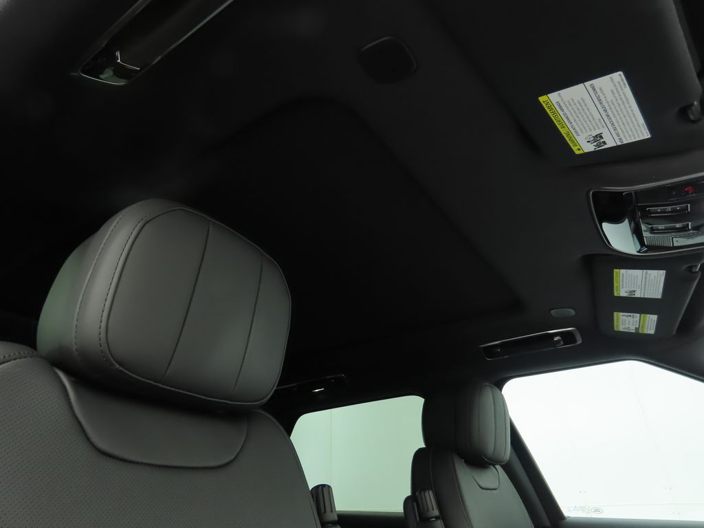 Thumbnail: 2023 Land Rover Range Rover Sport - 19