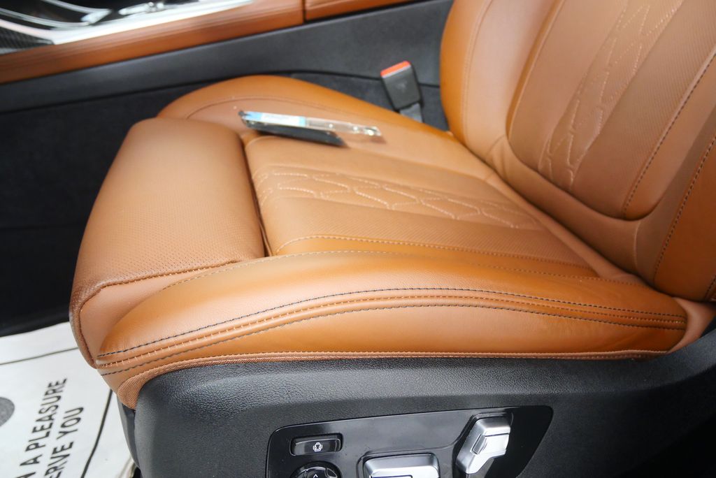 Thumbnail: 2025 BMW X7 - 10