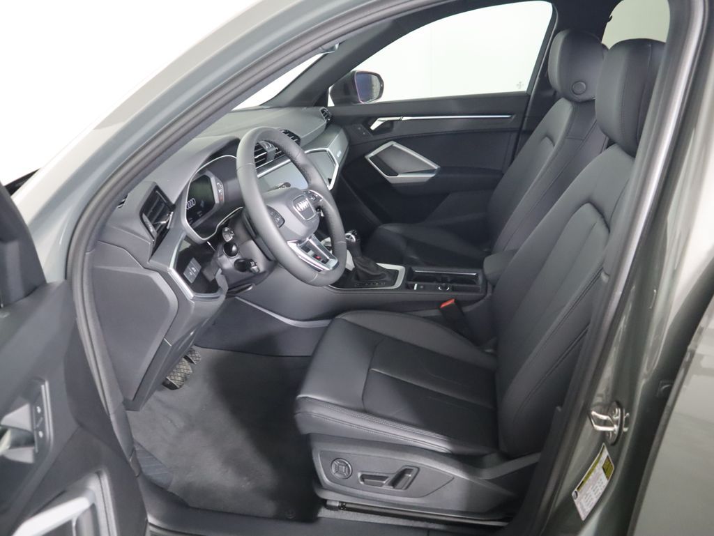 Thumbnail: 2025 Audi Q3 - 20