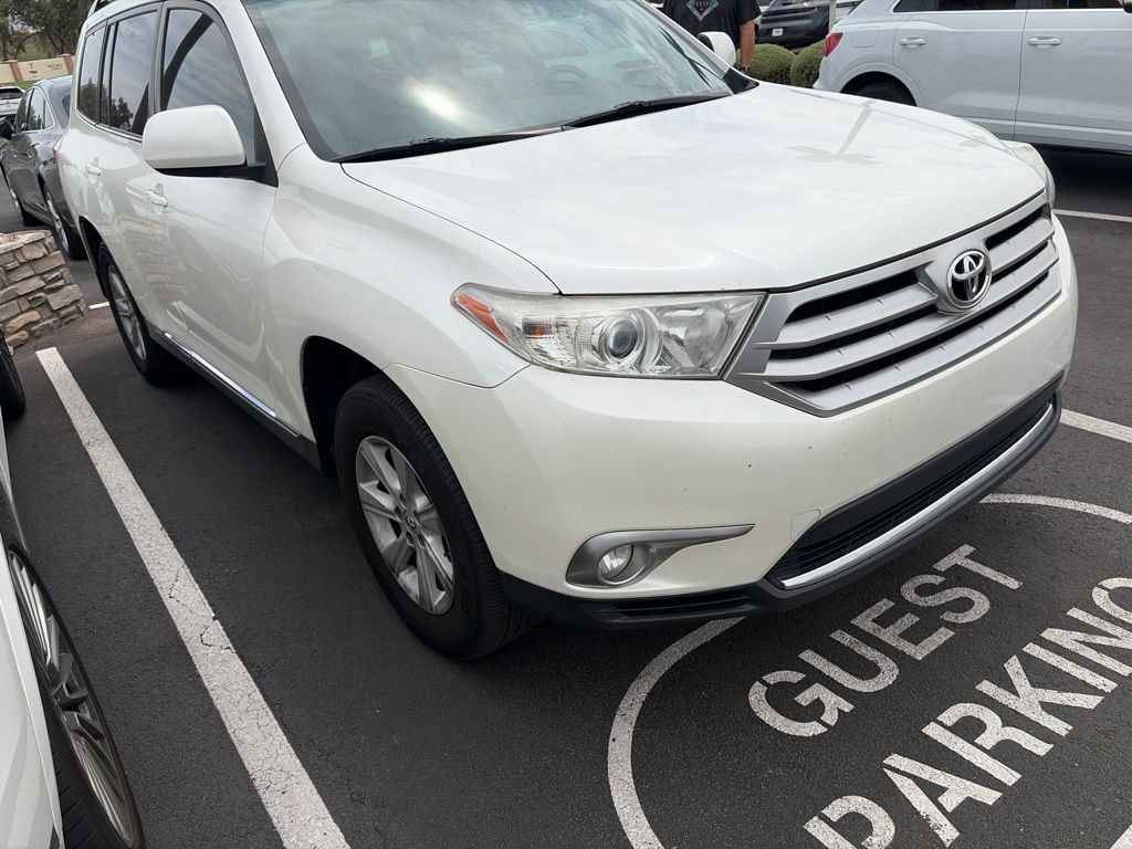 Thumbnail: 2012 Toyota Highlander - 3