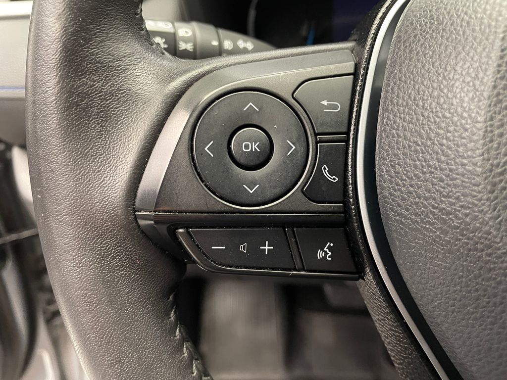 2021 Toyota RAV4 XSE 22