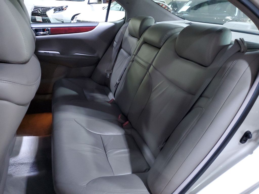 2004 Lexus ES 330 25