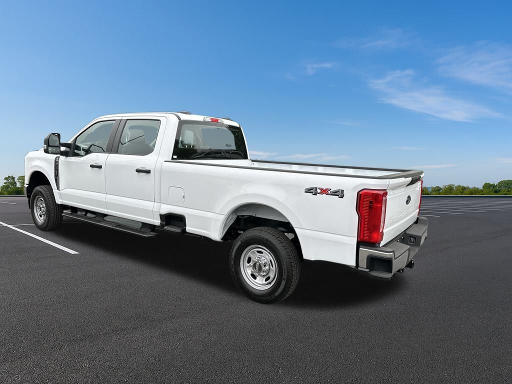 New 2025 Ford Super Duty F-250 Crew Cab 8' Box XL