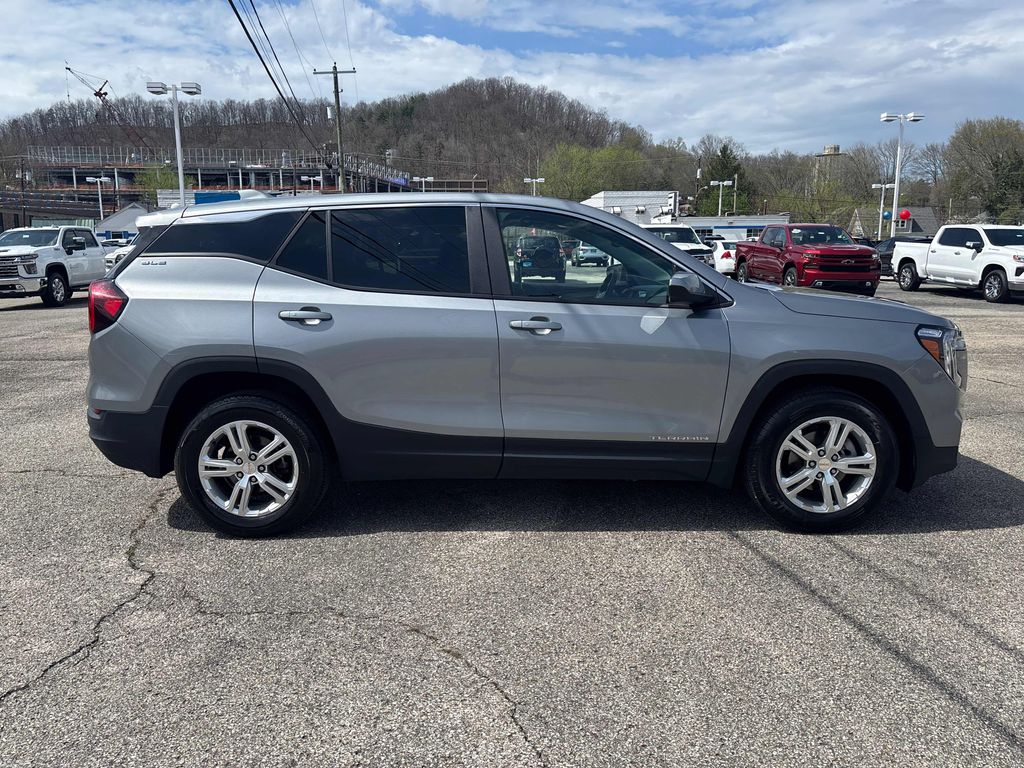 View vehicle photo 6