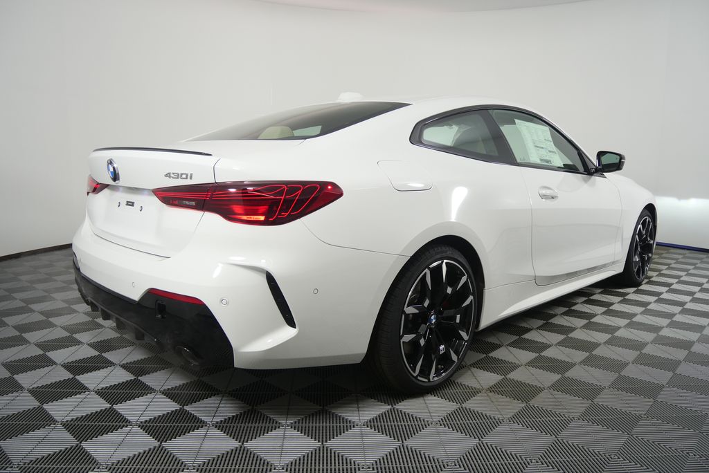 Thumbnail: 2026 BMW 4 Series - 3