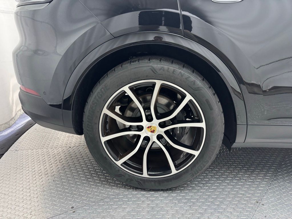 Thumbnail: 2024 Porsche Cayenne - 17