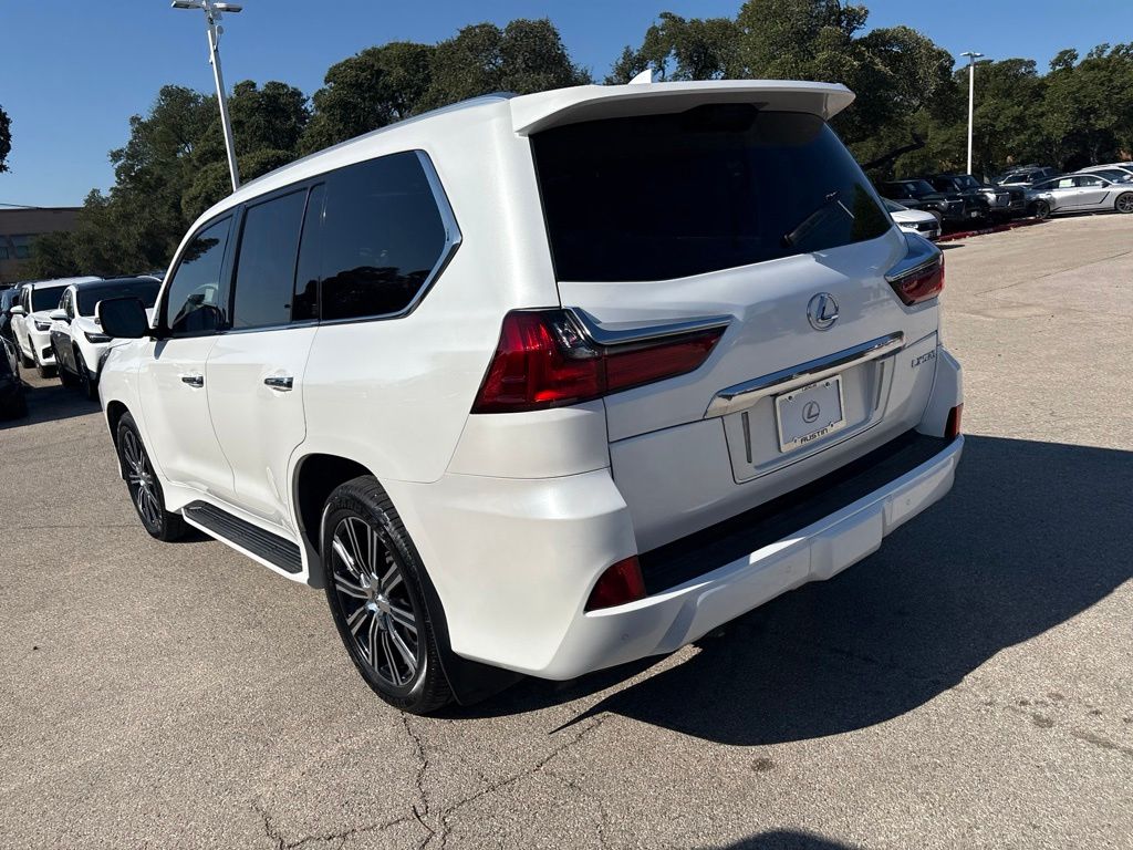 Thumbnail: 2019 Lexus LX - 3