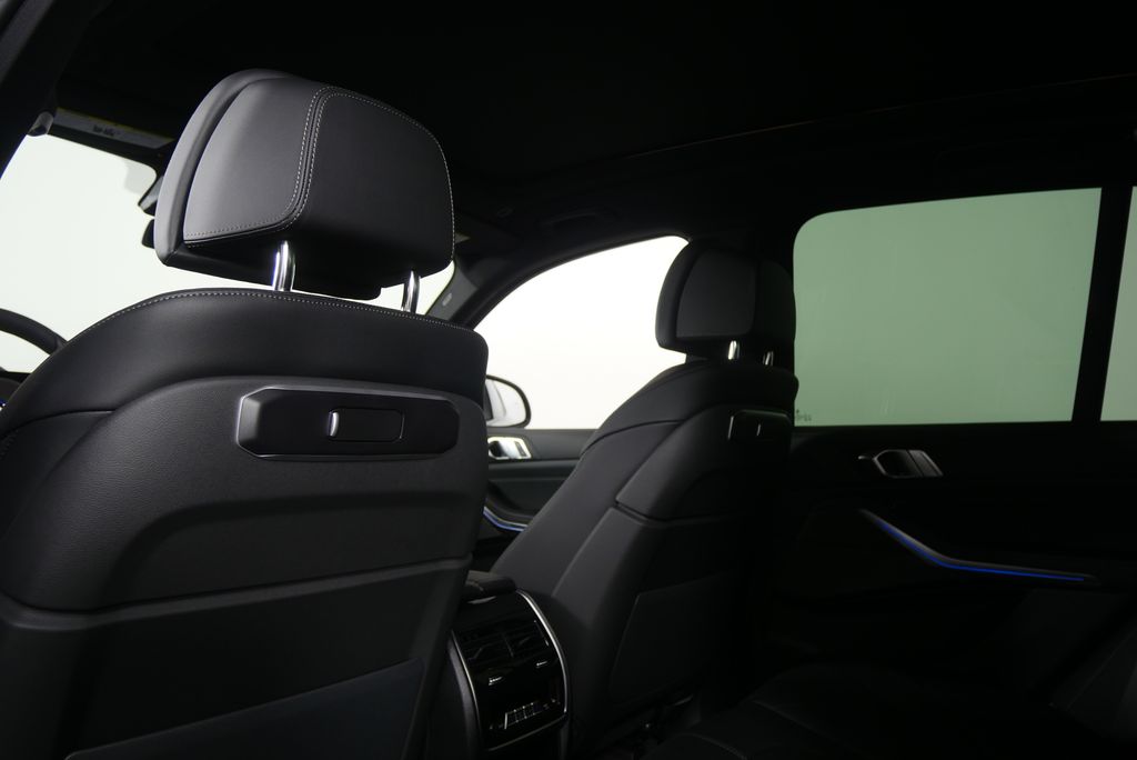 Thumbnail: 2026 BMW X5 - 13