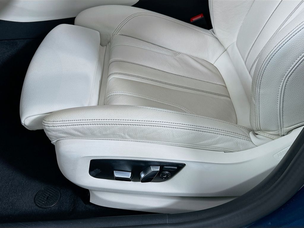 Thumbnail: 2023 BMW 5 Series - 20