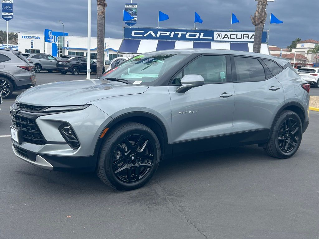Thumbnail: 2023 Chevrolet Blazer - 4