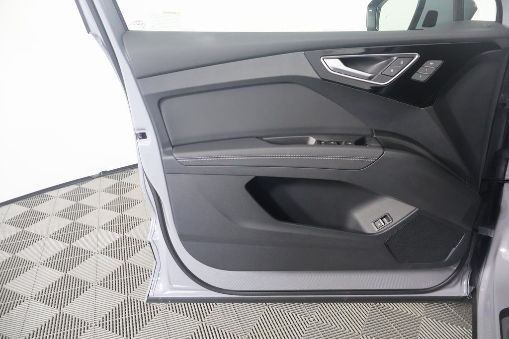 2025 Audi Q4 e-tron Sportback Prestige 7