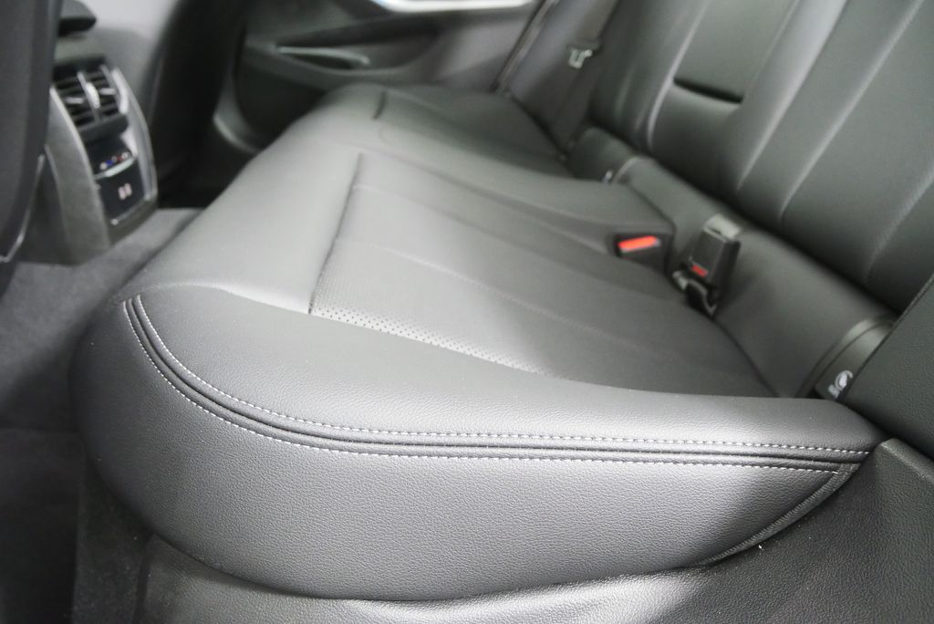 Thumbnail: 2025 BMW 3 Series - 15