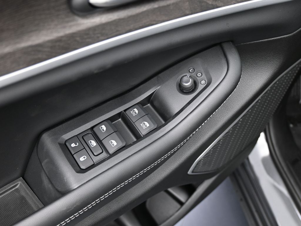 New 2026 Baltic Gray Metallic Clearcoat Jeep Limited image 17