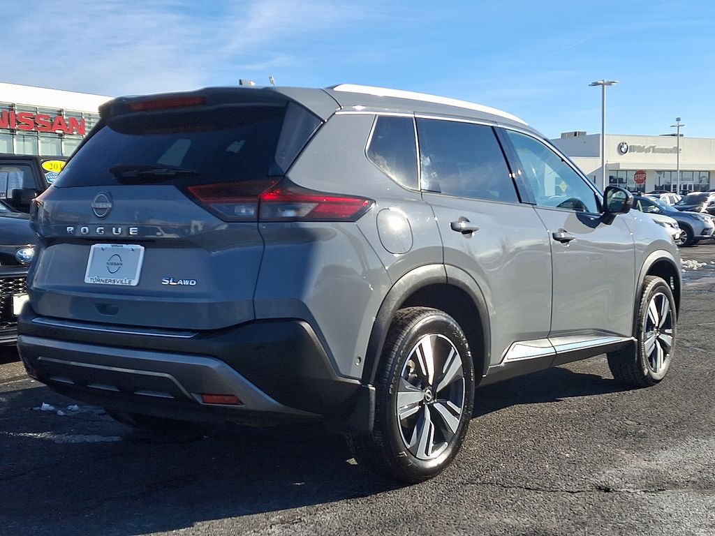 Thumbnail: 2022 Nissan Rogue - 4