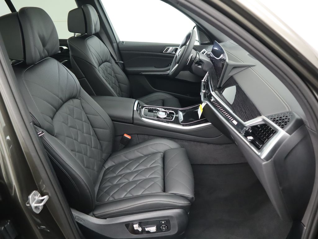 Thumbnail: 2026 BMW X5 - 21