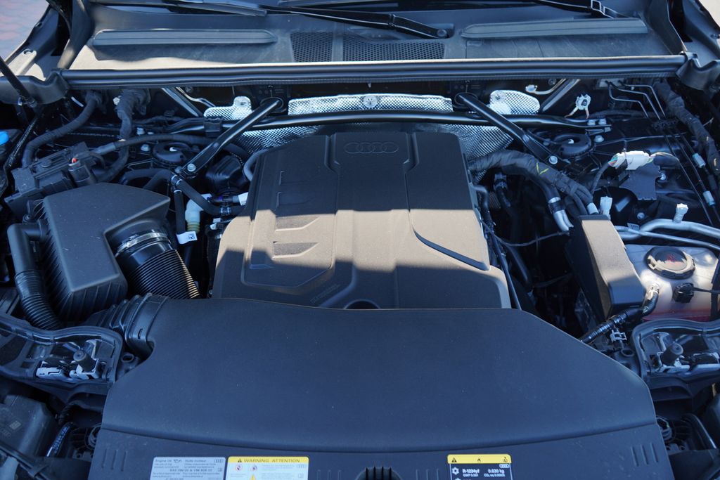 Thumbnail: 2025 Audi Q5 - 13