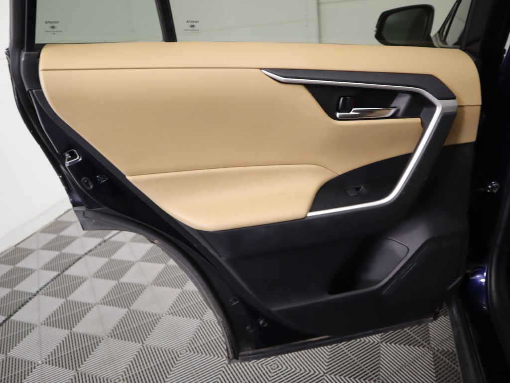 Thumbnail: 2021 Toyota RAV4 - 26