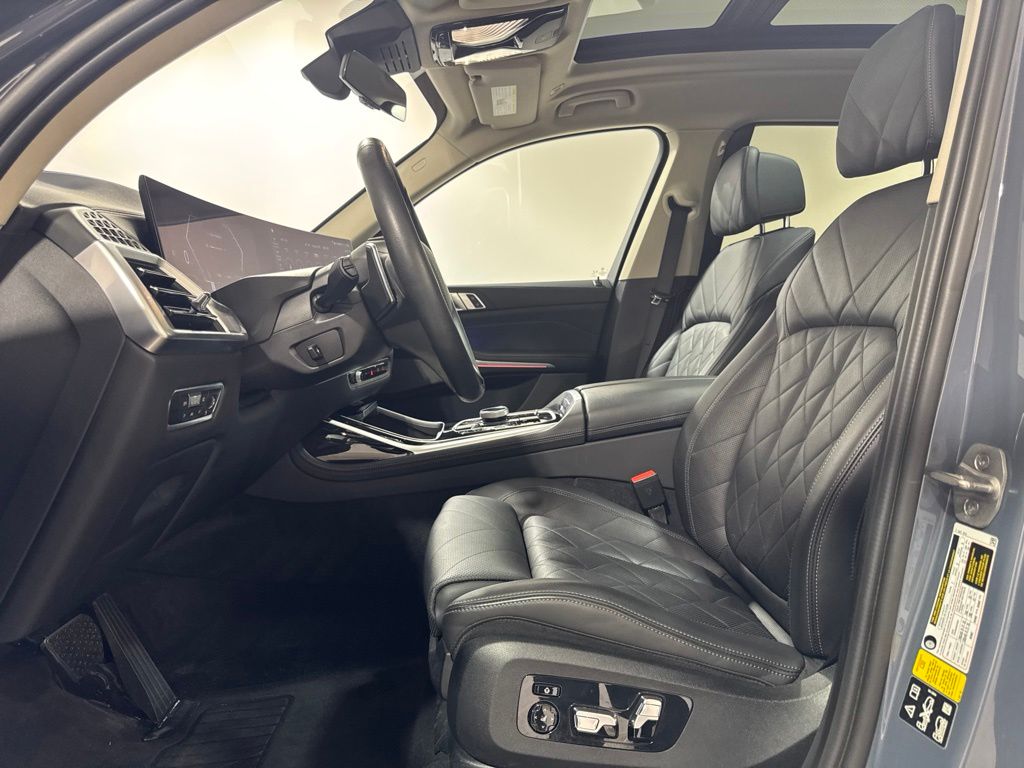 Used 2023  BMW xDrive40i image 19