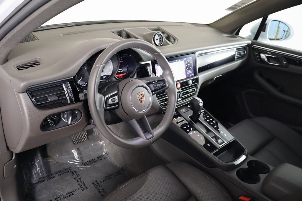 Thumbnail: 2023 Porsche Macan - 7