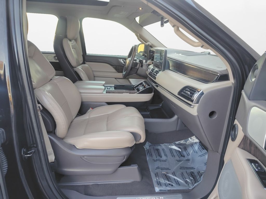 Used Car 2022 Lincoln Navigator  Reserve For Sale Under $60,000 In Austin, Texas