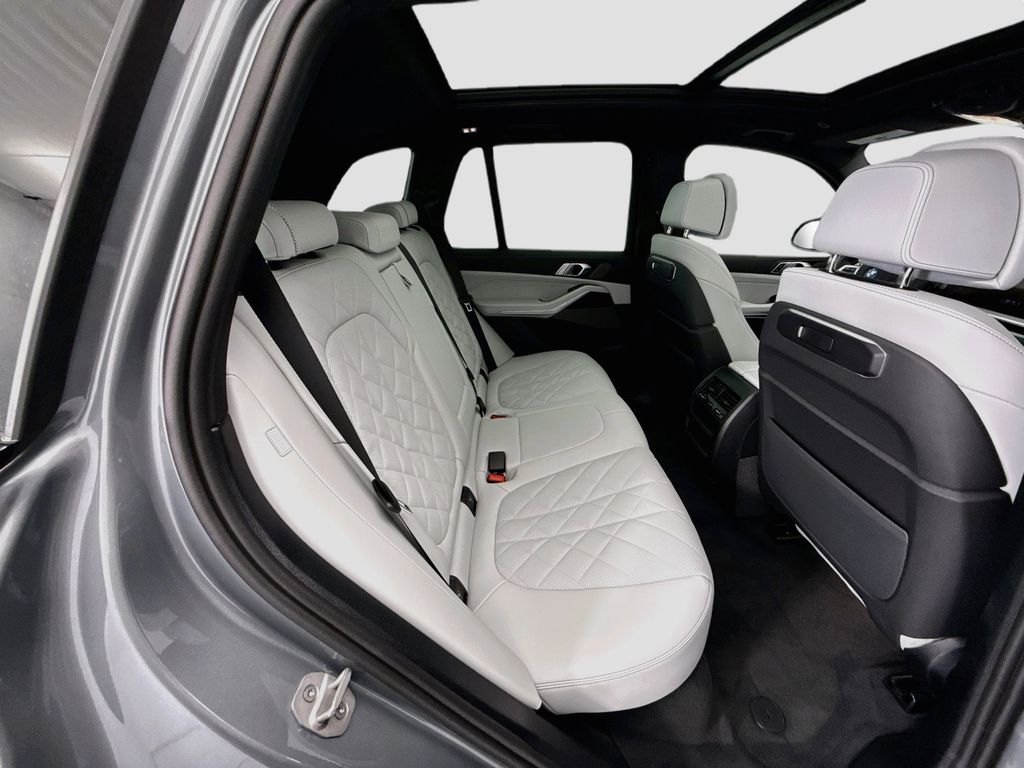 Thumbnail: 2026 BMW X5 - 21
