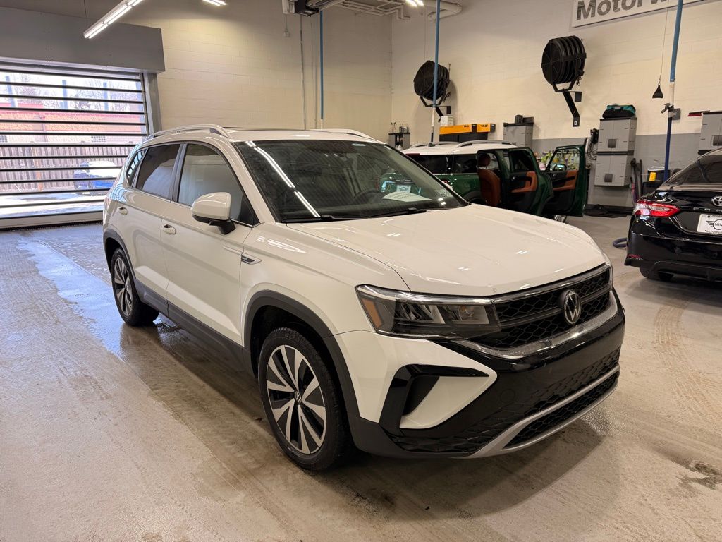 Thumbnail: 2022 Volkswagen Taos - 7