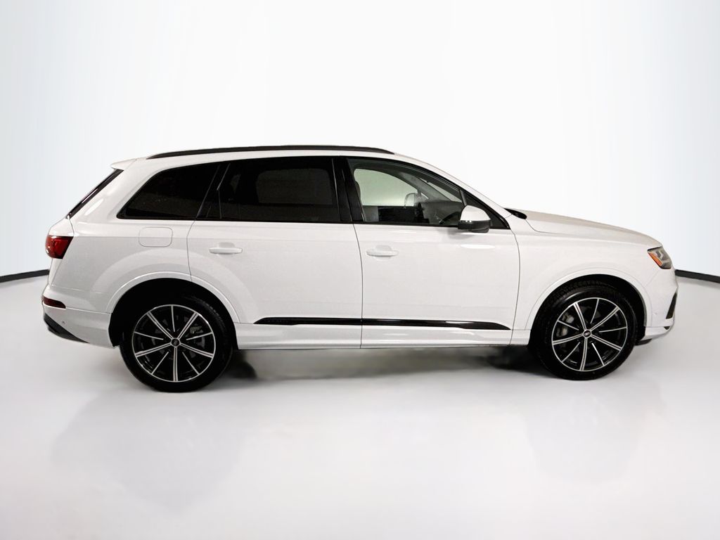Thumbnail: 2021 Audi Q7 - 4