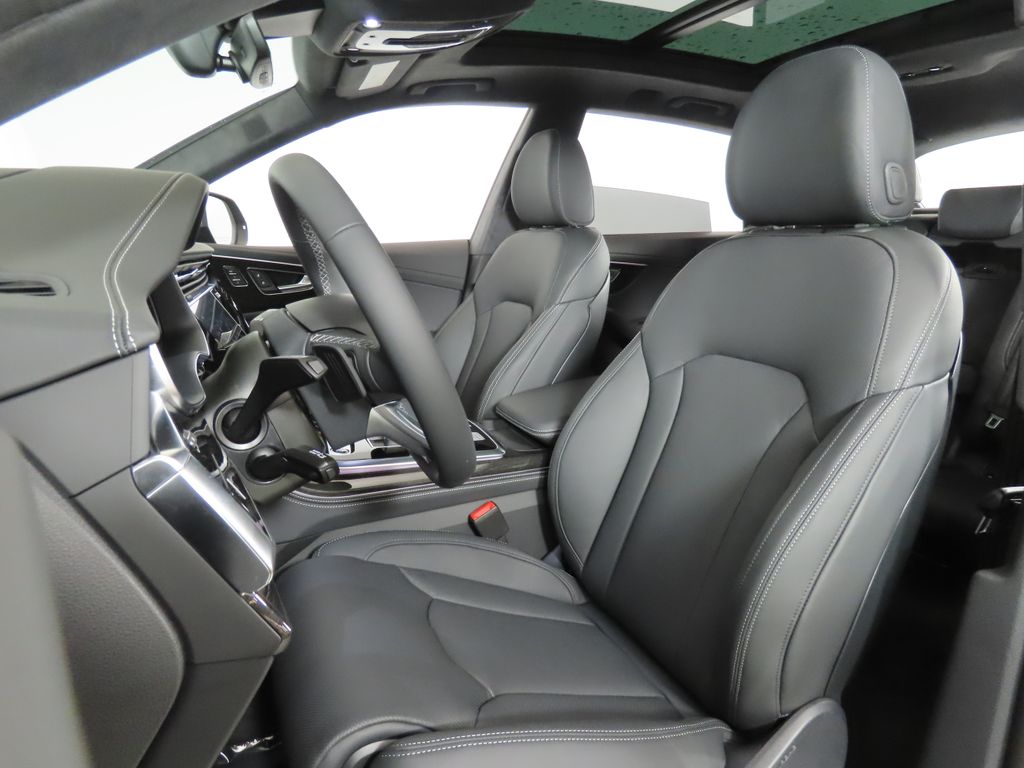 Thumbnail: 2026 Audi Q8 - 32