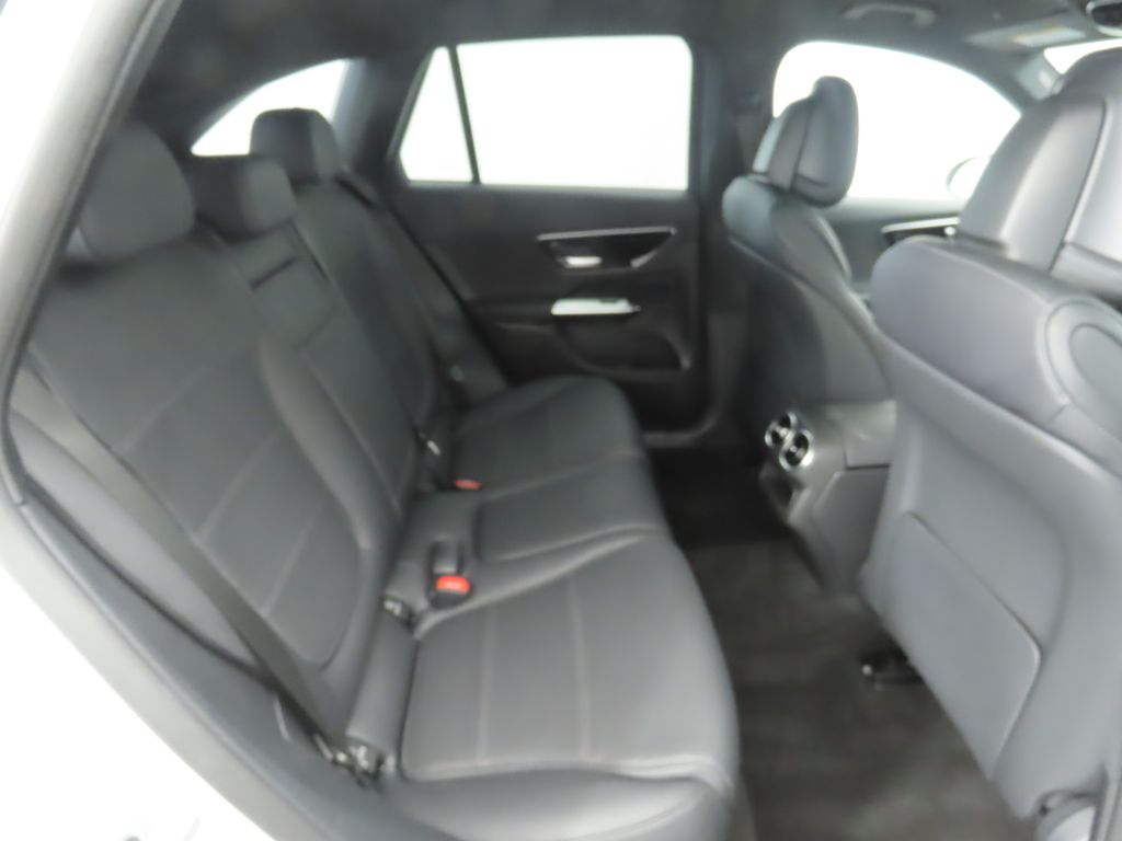 Thumbnail: 2025 Mercedes-Benz GLC - 22