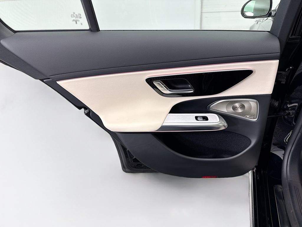 Thumbnail: 2025 Mercedes-Benz E-Class - 25