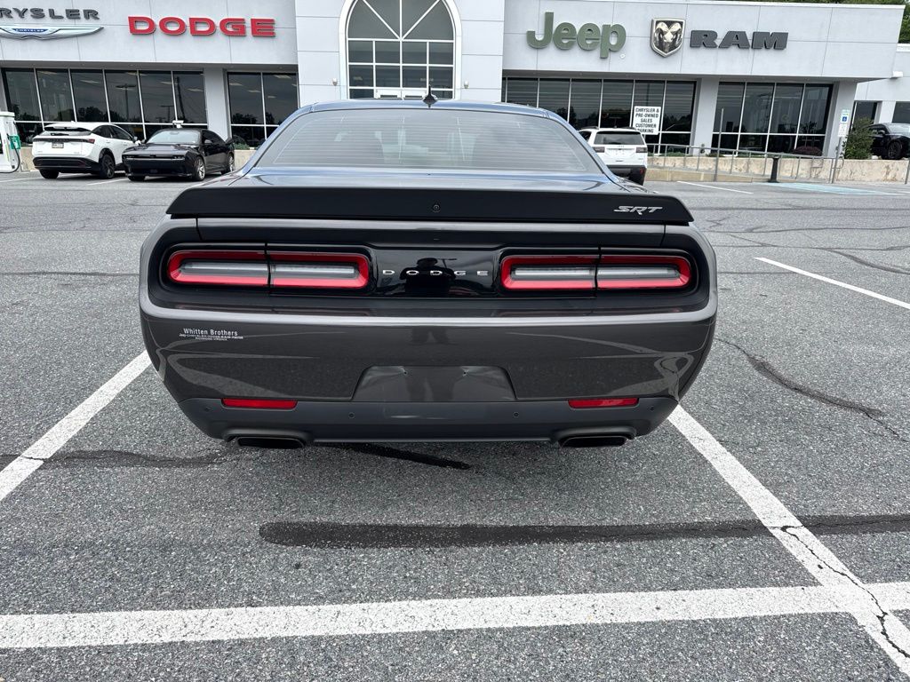 2016 Dodge Challenger — photo 6