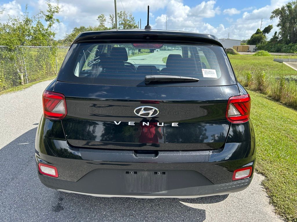 Thumbnail: 2023 Hyundai Venue - 4
