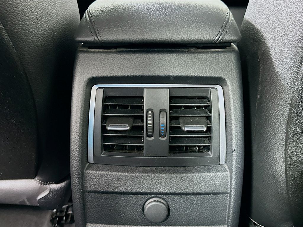 Thumbnail: 2016 BMW 3 Series - 25