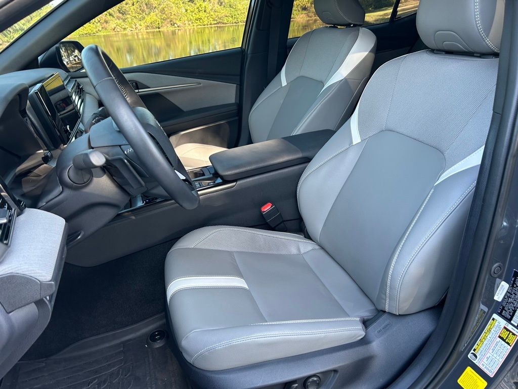 Thumbnail: 2025 Toyota Camry - 14