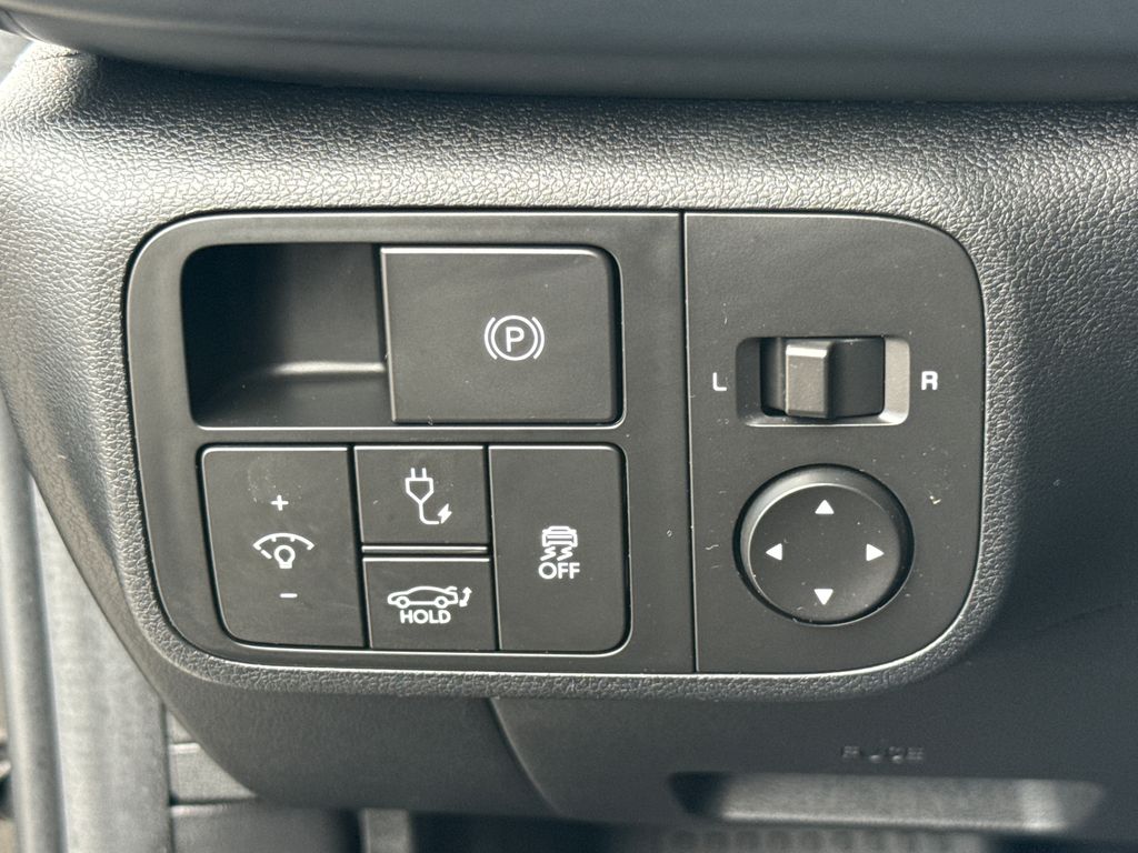 Certified Used 2024 Black Hyundai SE Standard Range image 14